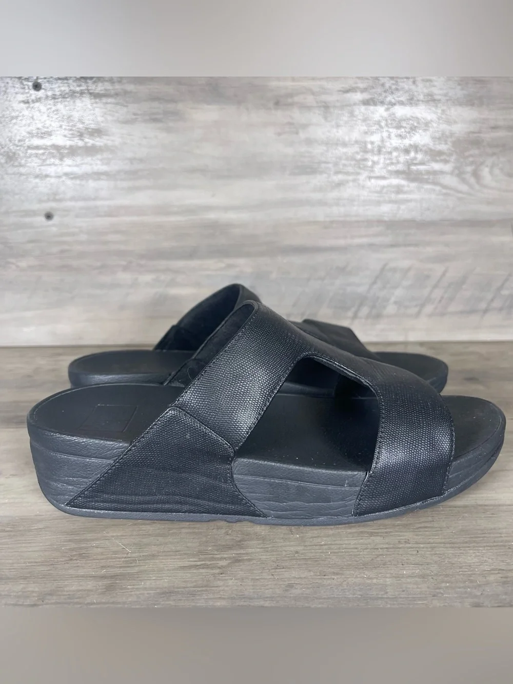 FitFlop H Bar Womens 8 Black Comfort Sandals Strappy Slide Casual Wedge Slip On